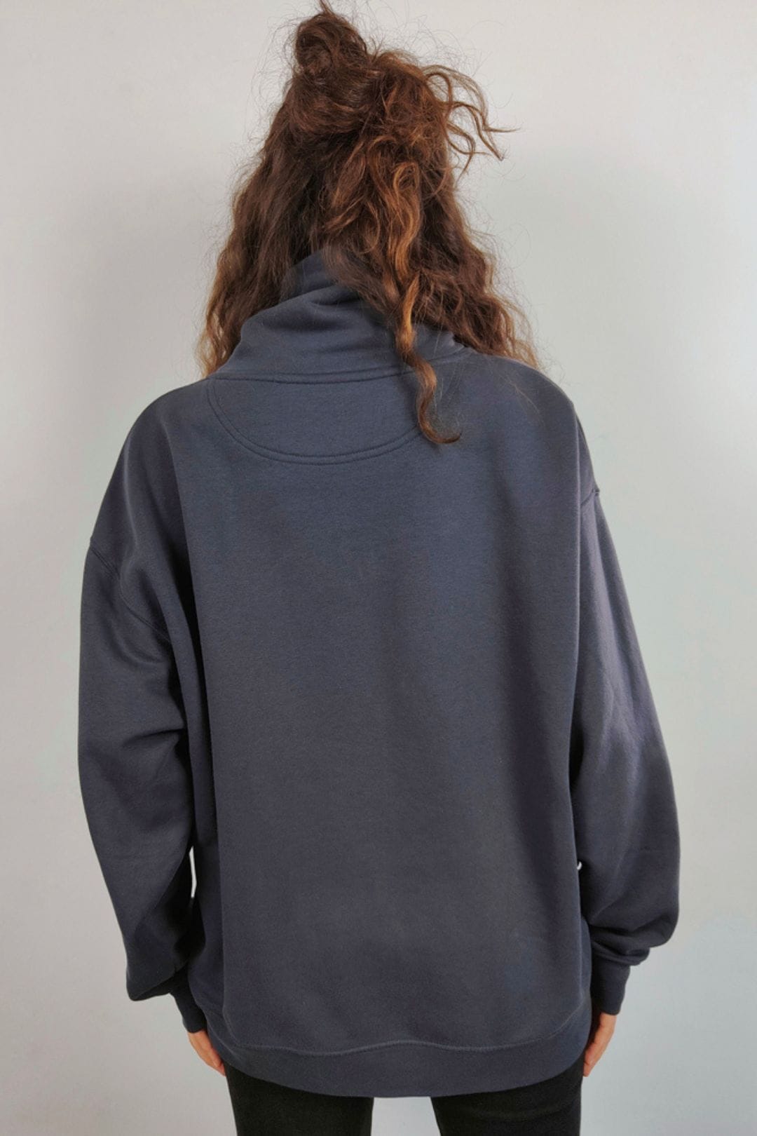 Sudadera orgánica cuello chimenea oversize - Imagen 6