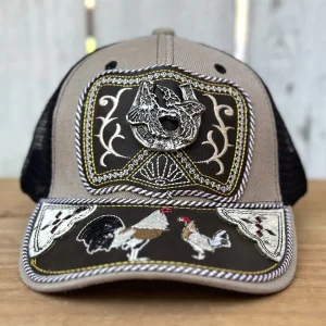 Gorra Vaquera Beige con Gallos y Herradura - Gorras Artesanales Mexicanas