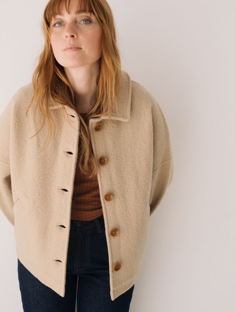 Abrigo corto beige 100% lana merino - Imagen 4