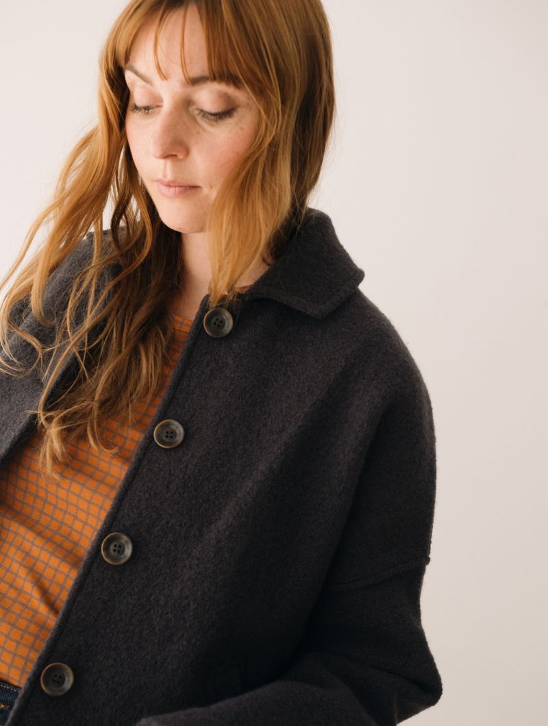 Abrigo corto gris de lana merino - Imagen 3