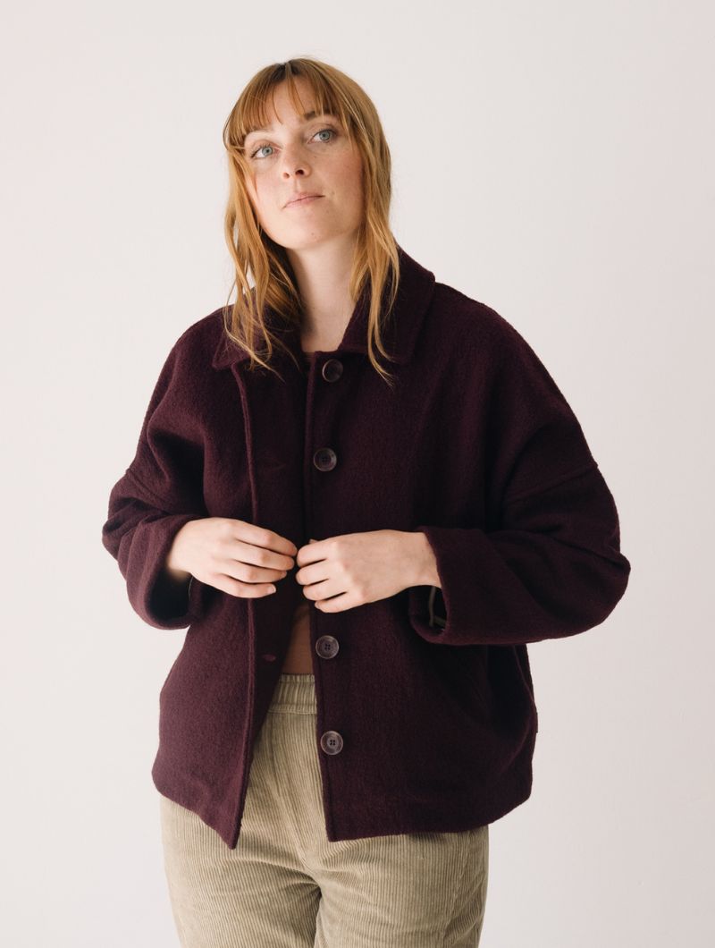 Abrigo corto púrpura de lana merino - Imagen 5