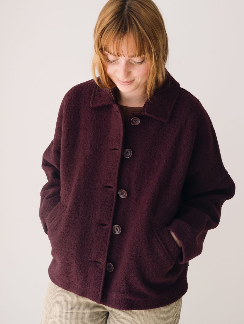 Abrigo corto púrpura de lana merino - Imagen 4