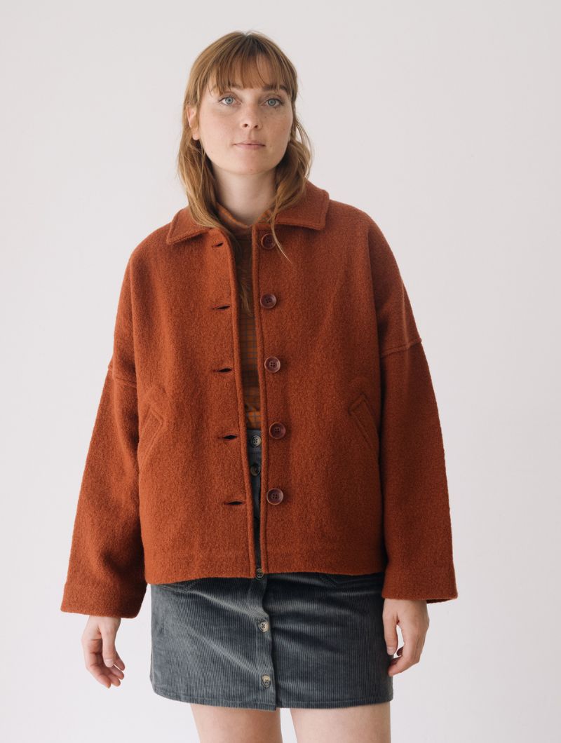 Abrigo corto rojo de lana merino