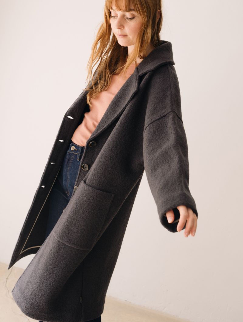 Abrigo largo negro de lana merino - Imagen 4