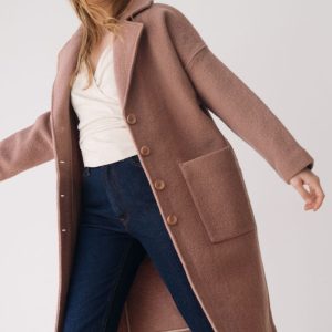 Abrigo largo rosa de lana merino