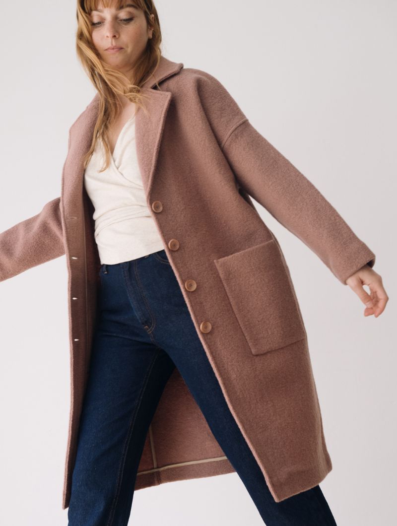 Abrigo largo rosa de lana merino