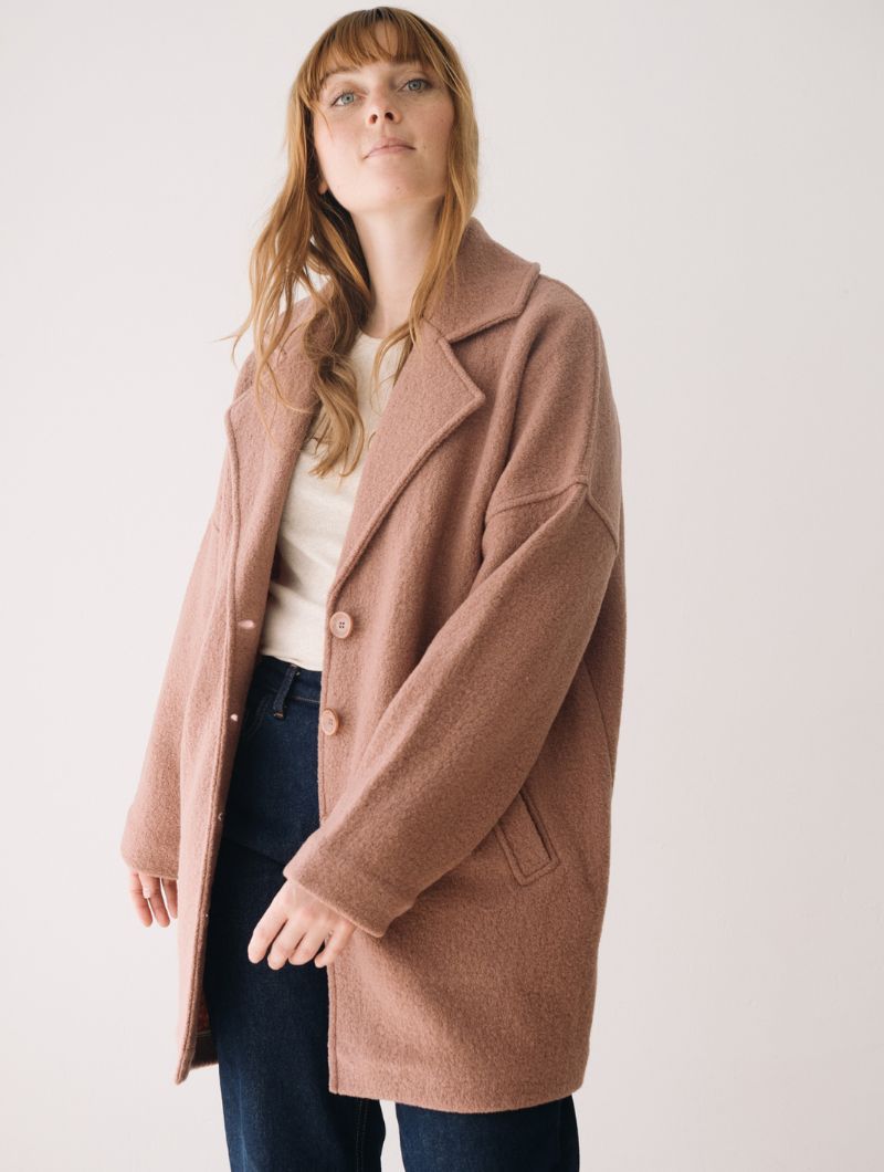 Abrigo oversize rosa de lana merino