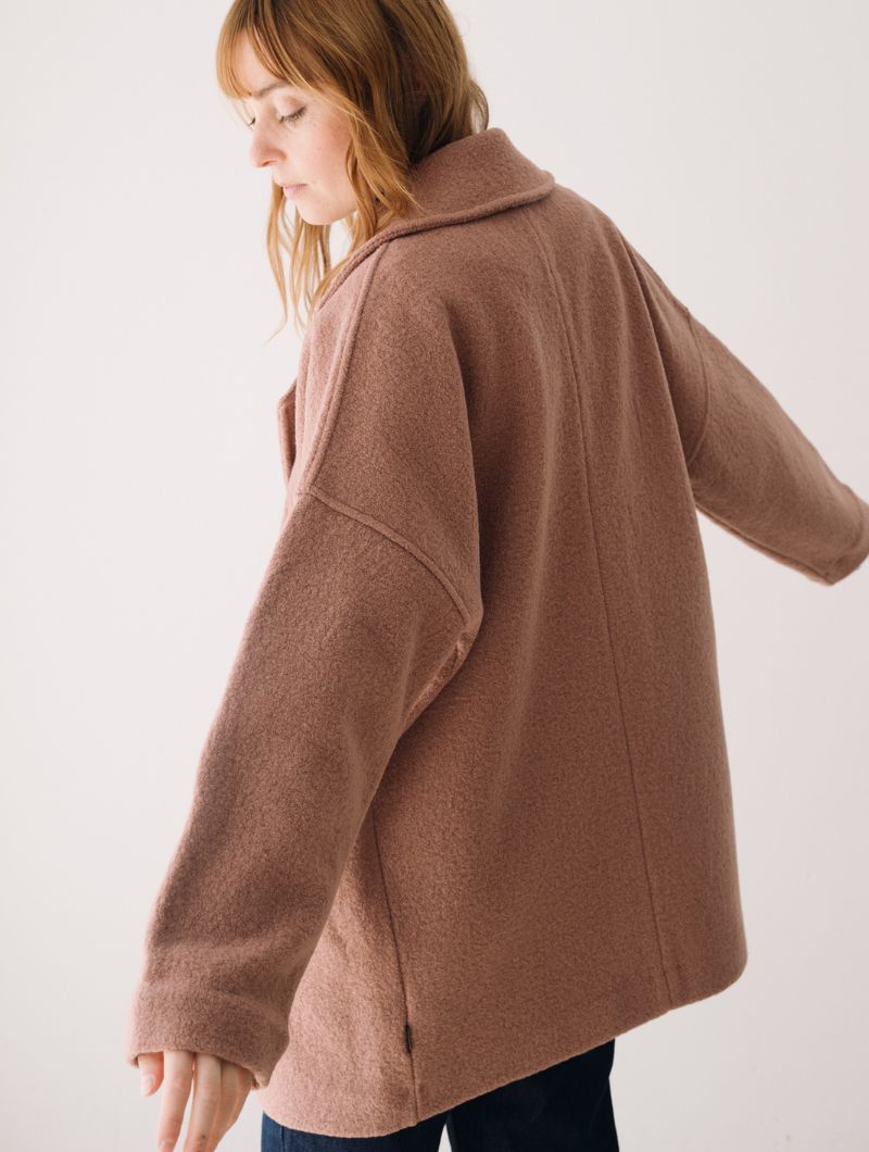 Abrigo oversize rosa de lana merino - Imagen 4