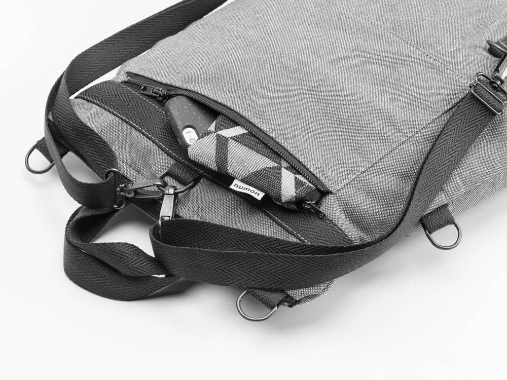 Bolso-mochila salmón de tapicería reciclada - Imagen 6