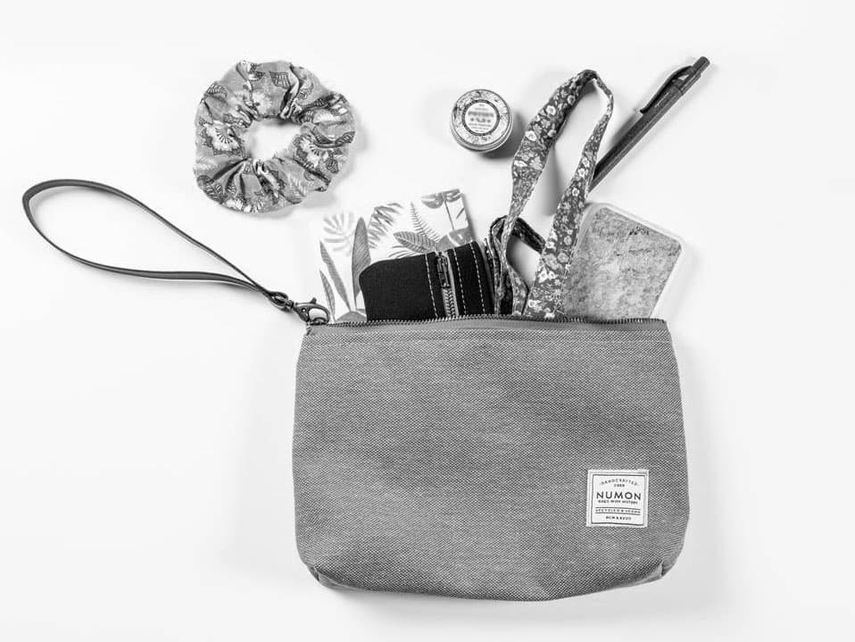 Bolso de mano amarillo de tapicería recuperada - Imagen 6