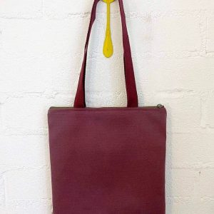 Bolso reciclado malva con interior de flores