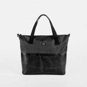 Bolso shopper negro de cámaras de neumático recicladas