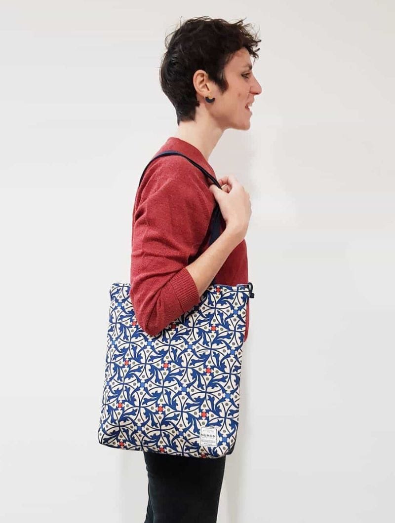 Bolso tote de tela con estampado modernista - Imagen 4