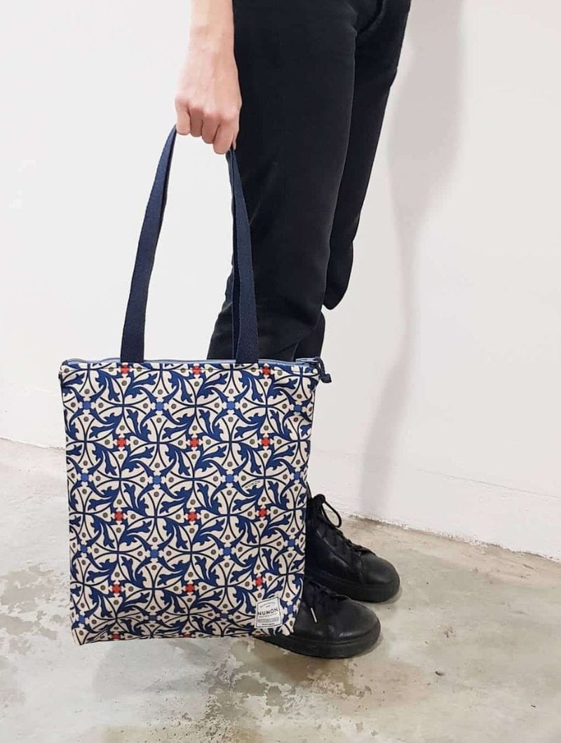 Bolso tote de tela con estampado modernista - Imagen 5