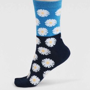 Calcetines azules con margaritas de algodón orgánico