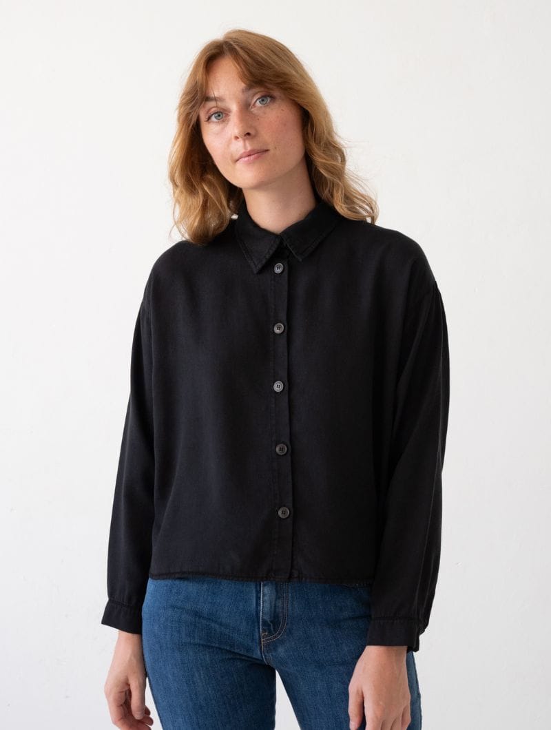 Camisa holgada de color negro 100% tencel - Imagen 2