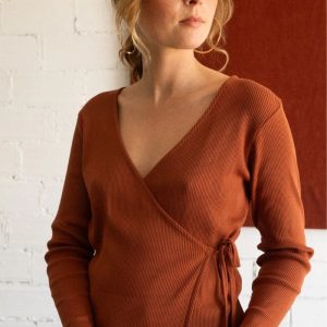 Camiseta cruzada canalé de algodón orgánico