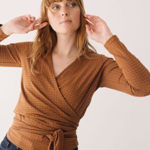 Camiseta cruzada estampado cuadros de algodón orgánico