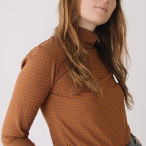 Camiseta cuello alto estampado cuadros de algodón orgánico