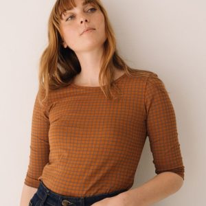 Camiseta cuello barco estampado cuadros de algodón orgánico