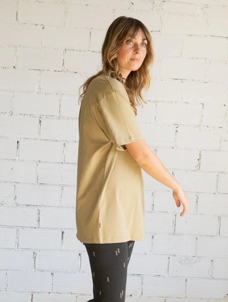 Camiseta lisa con bolsillo de algodón orgánico - Imagen 6