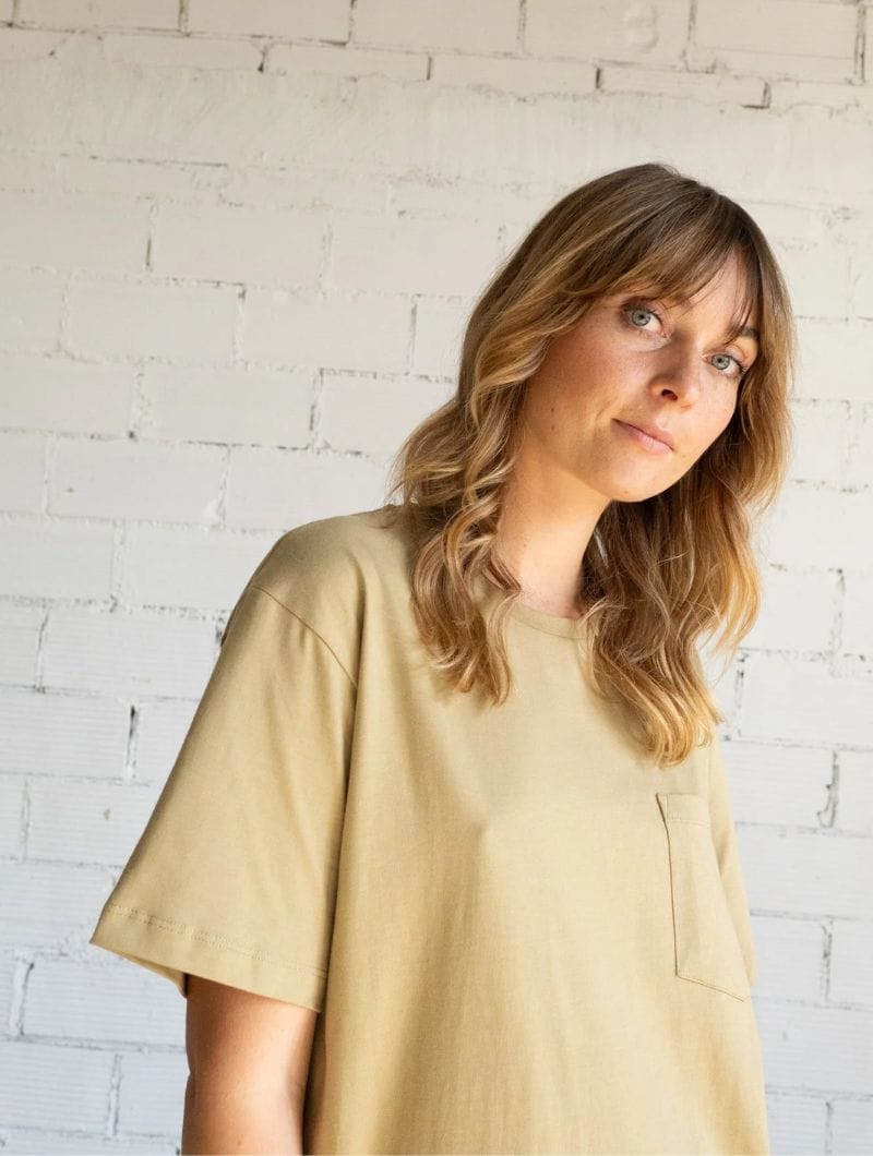 Camiseta lisa con bolsillo de algodón orgánico - Imagen 5