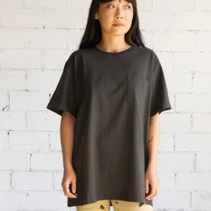 Camiseta lisa con bolsillo de algodón orgánico