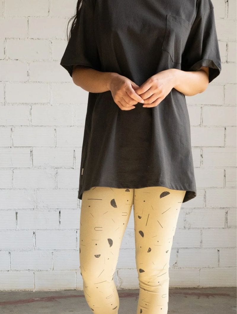 Camiseta lisa con bolsillo de algodón orgánico - Imagen 8