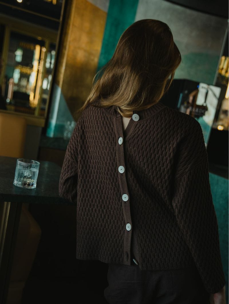 Cárdigan de lana chocolate para mujer - Imagen 3