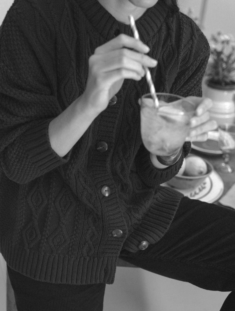 Cárdigan trenzado con botones cereza - Imagen 6