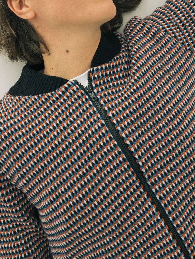 Chaqueta bomber de punto texturizado para mujer - Imagen 3