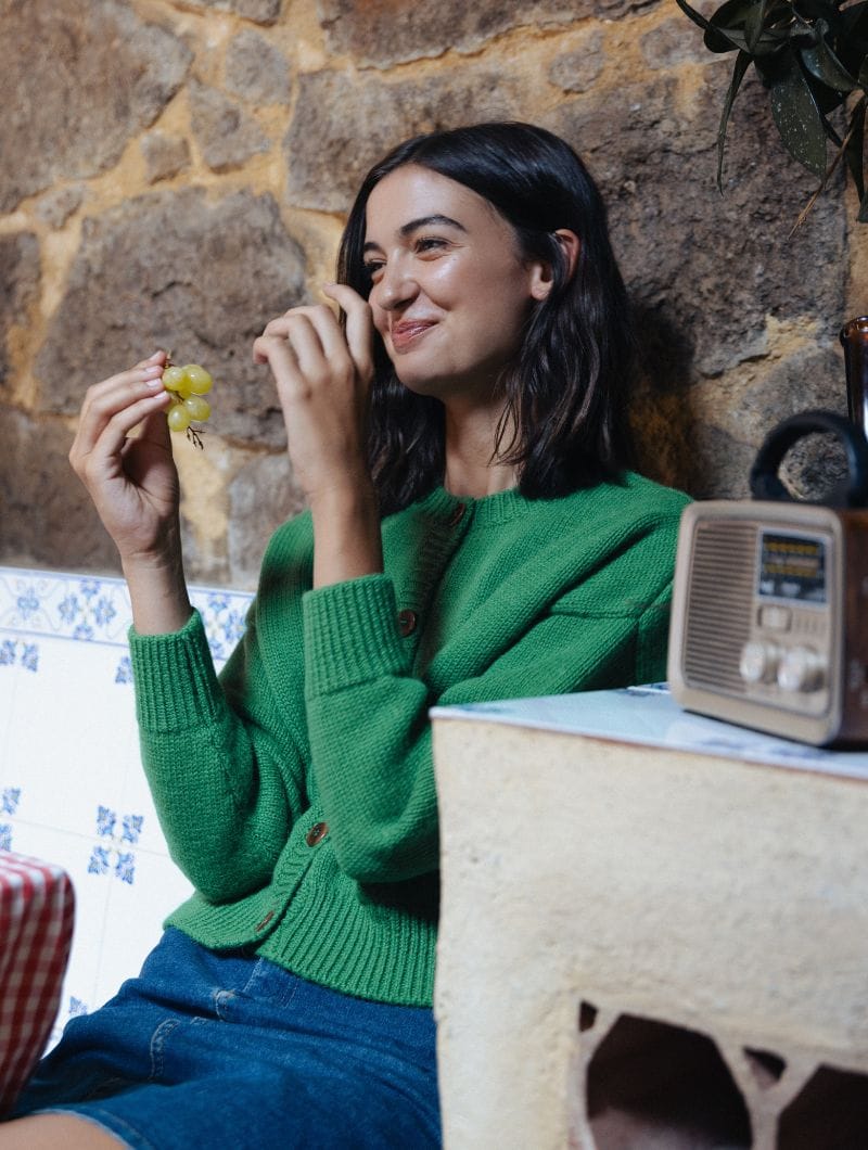 Chaqueta cropped verde de lana de alpaca - Imagen 5