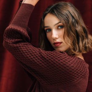 Chaqueta mujer borgoña de manga globo