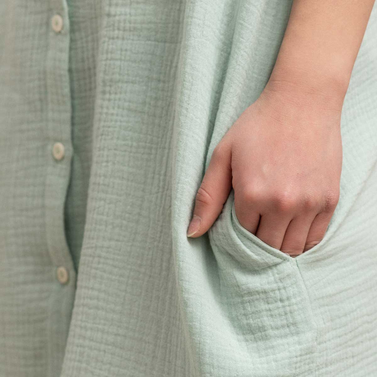 Vestido camisero corto de algodón orgánico menta - Imagen 4