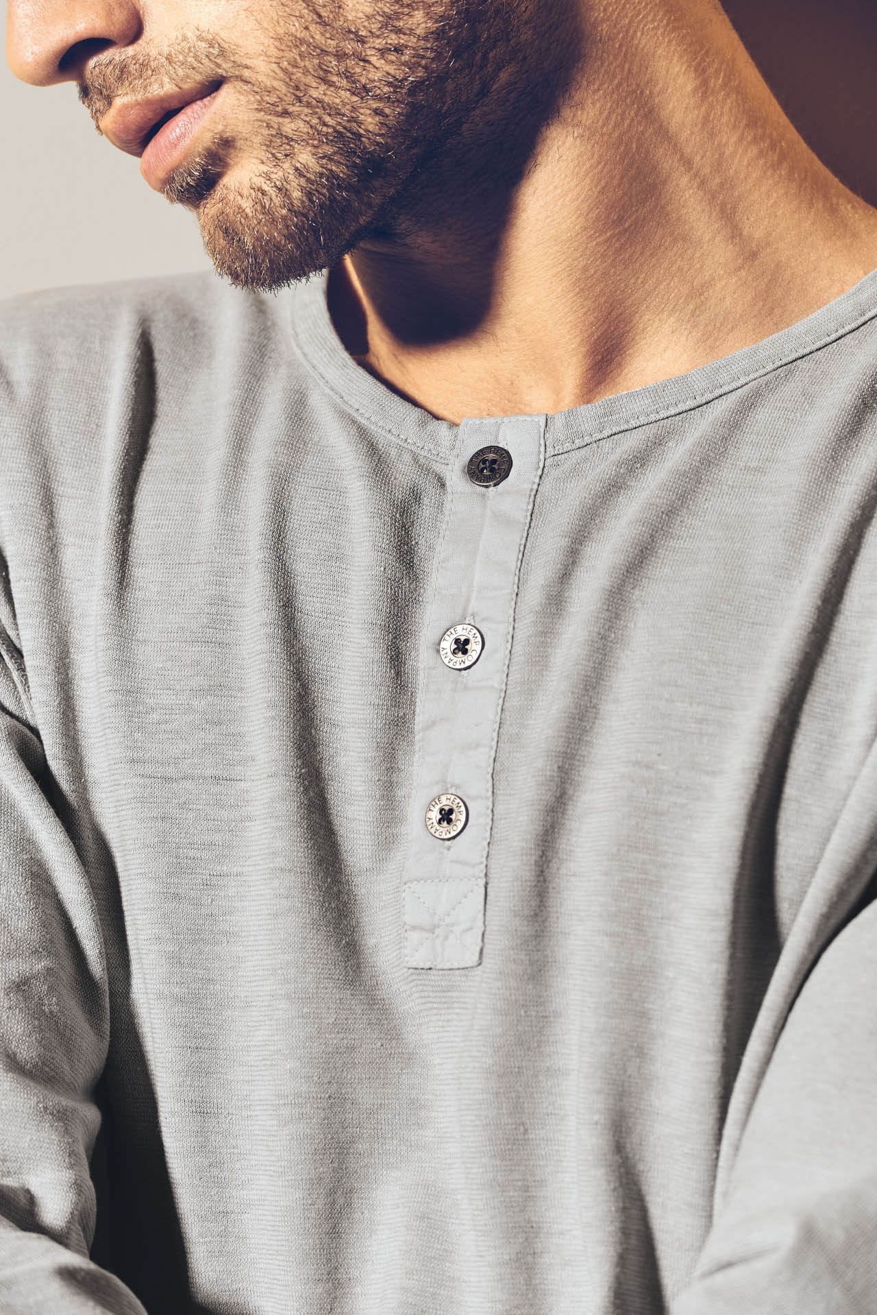 Camiseta manga larga hombre con botones - Imagen 3