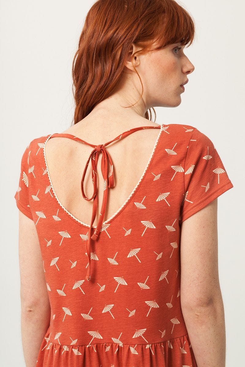 Vestido oversize terracota estampado sombrillas - Imagen 3