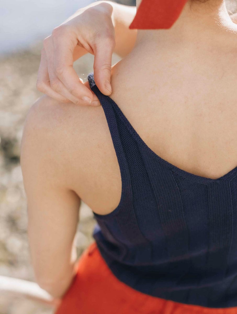 Top canalé azul de tirantes de algodón ecológico - Imagen 4