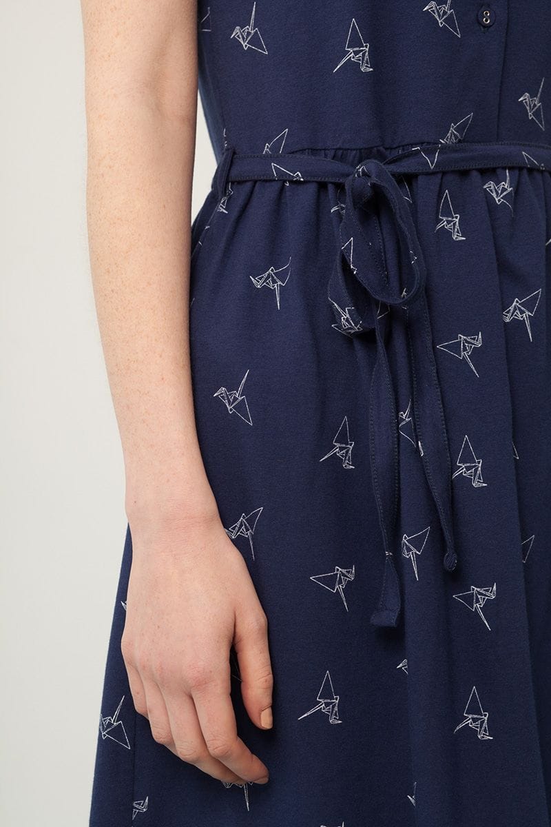 Vestido azul marino con cinturón estampado origami - Imagen 3