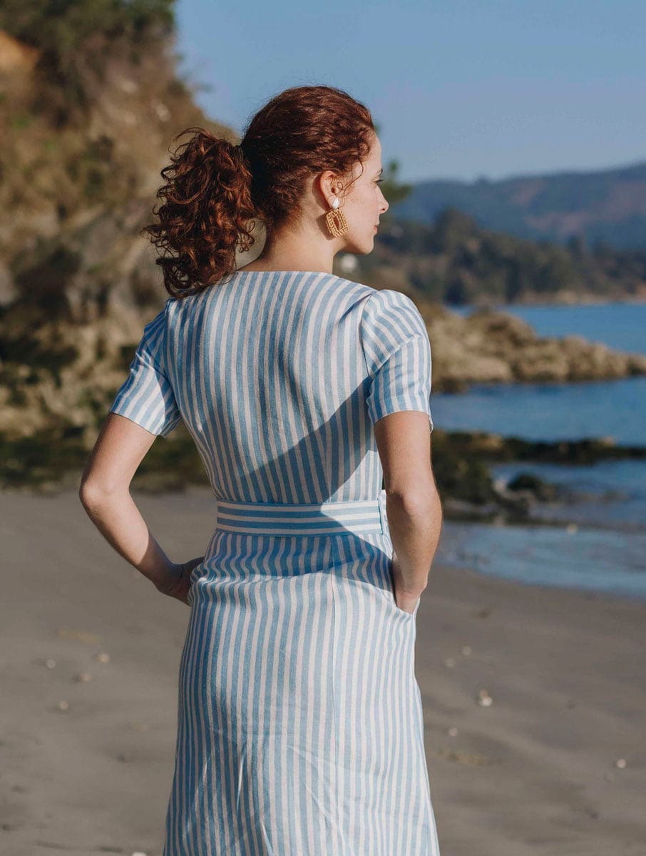 Vestido abotonado de lino con rayas marineras - Imagen 4