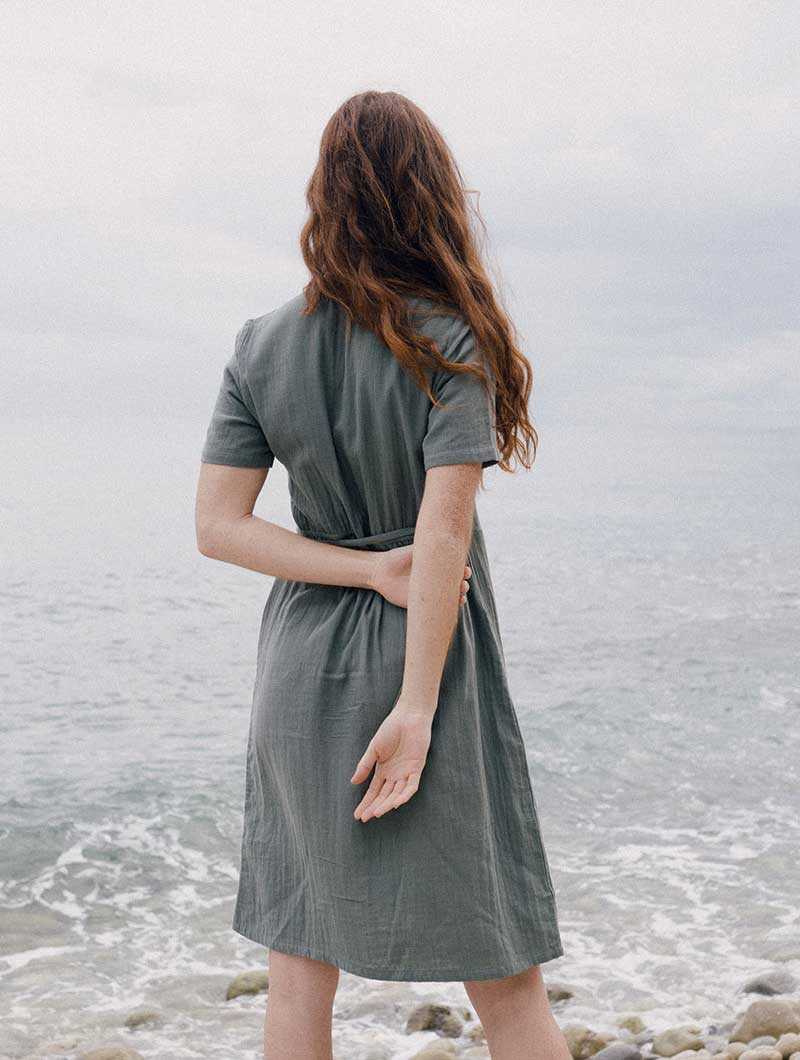 Vestido cruzado de manga corta 100% algodón orgánico - Imagen 4