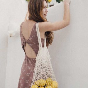 Vestido entallado malva con peces de algodón orgánico