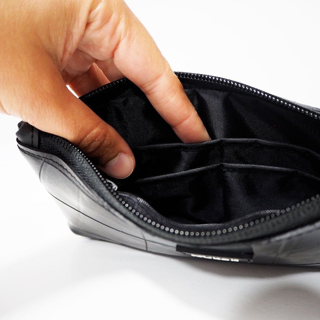 Cartera de mano de rueda de camión reciclada - Imagen 6