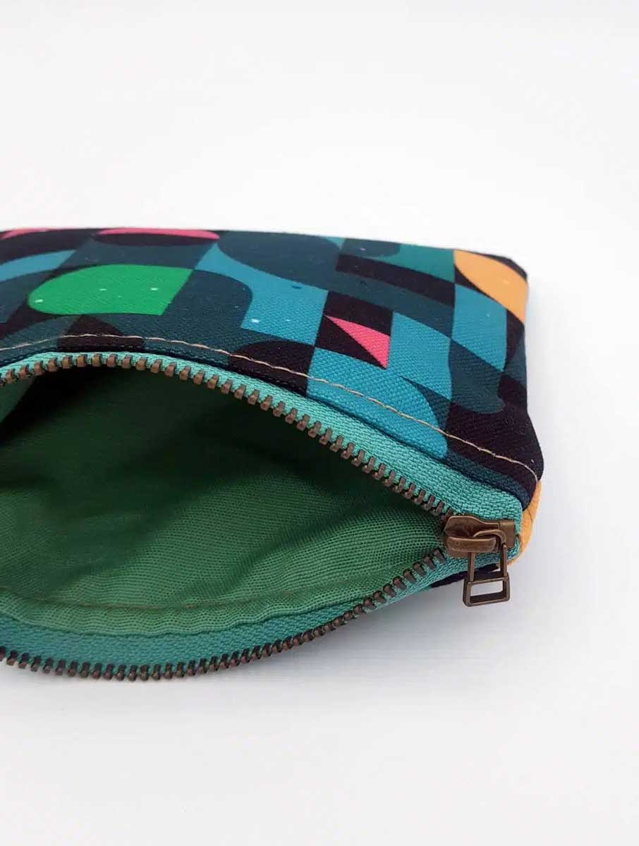 Monedero reciclado de diseño geométrico - Imagen 3