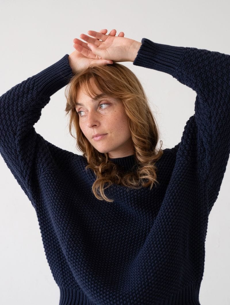 Jersey manga trenzada azul marino de algodón orgánico - Imagen 4