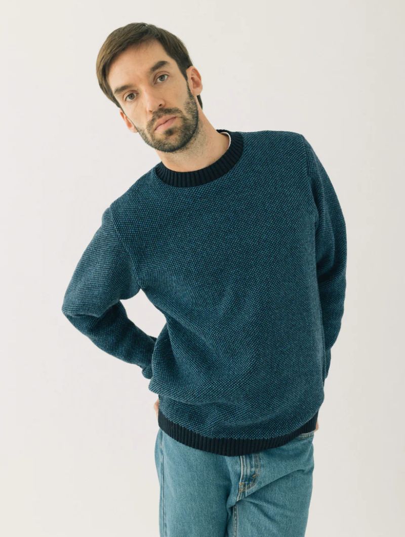 Jersey de punto jaspeado con cuello redondo para hombre - Imagen 4