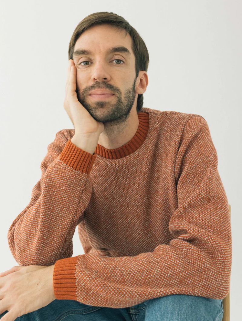 Jersey de punto jaspeado con cuello redondo para hombre - Imagen 5