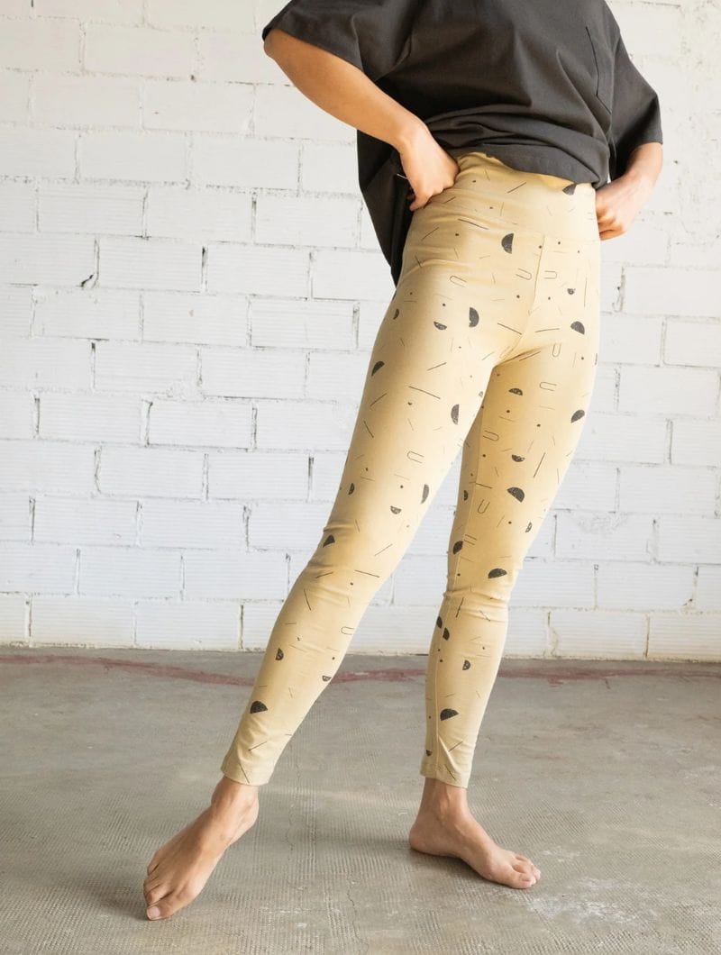 Mallas algodón orgánico beige estampado sideral