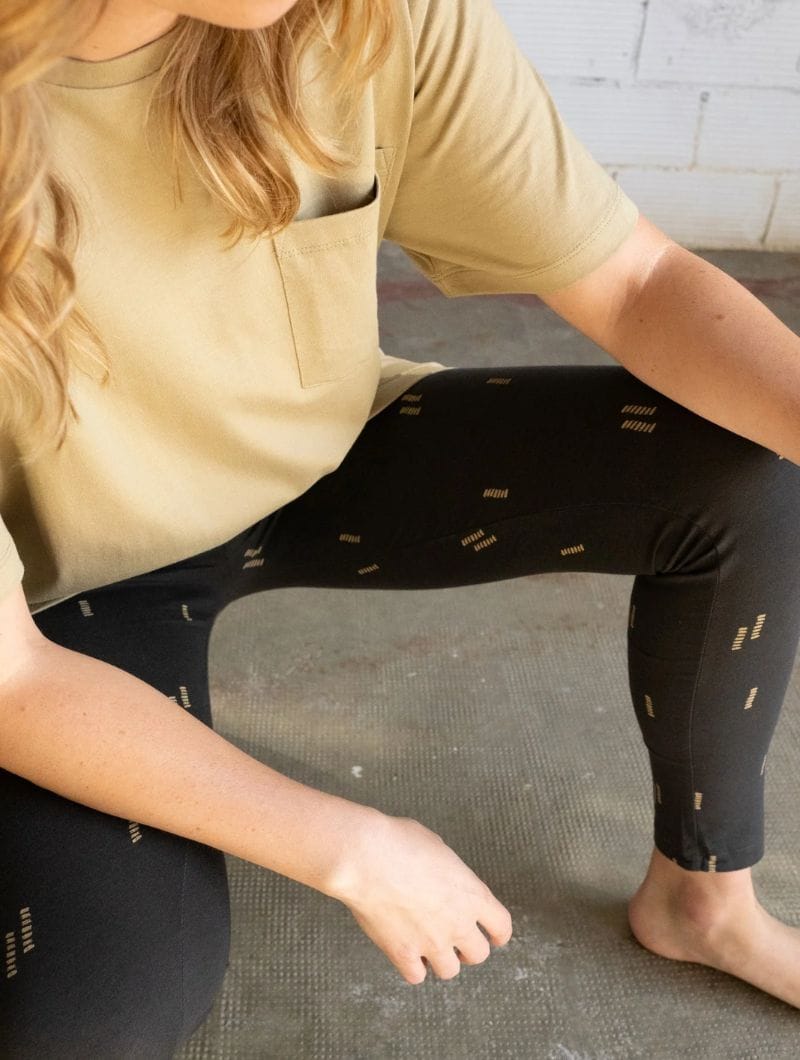 Mallas algodón orgánico negro estampado minerales - Imagen 4