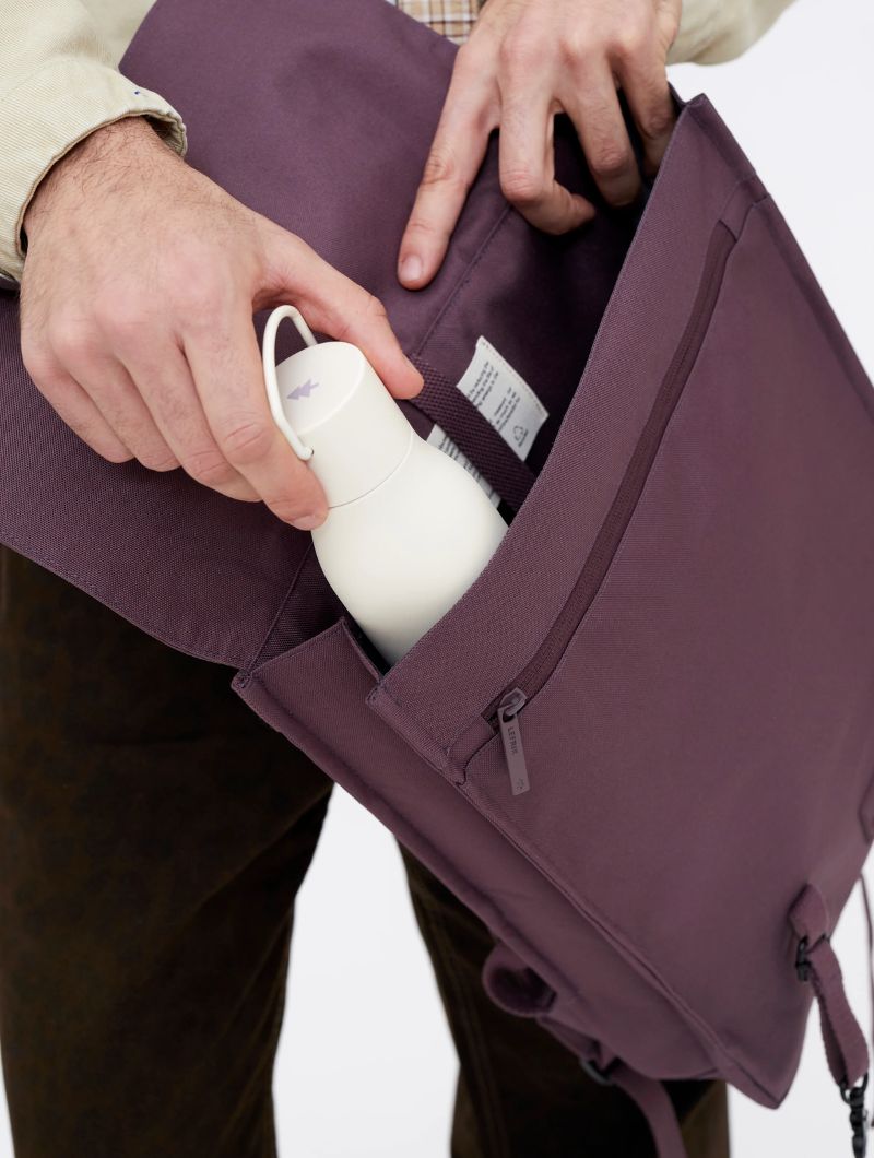 Mochila cuadrada con solapa de tejido reciclado - Imagen 3