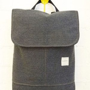 Mochila reciclada básica con solapa